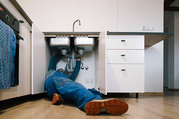 Professional Drain Cleaning technician working in Los Altos, CA